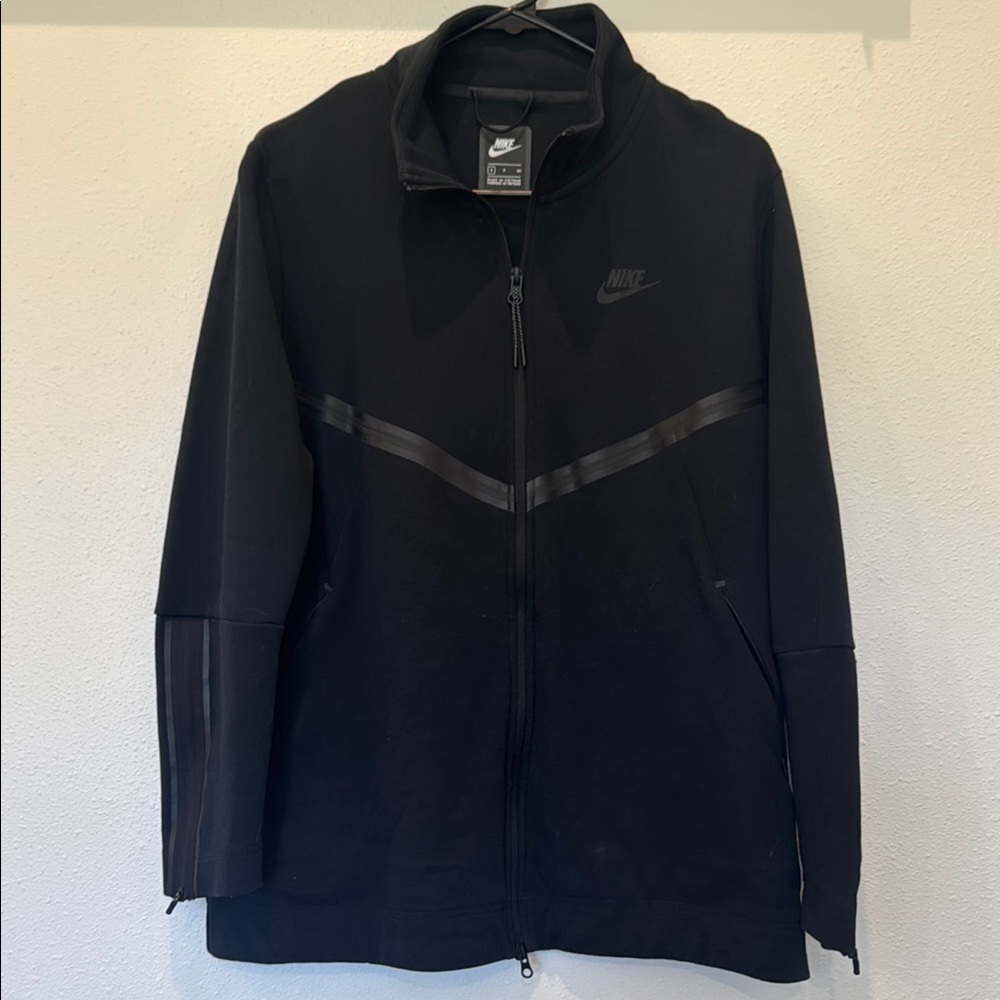 Nike Black Performance Jacket with Full-Zip and Chevron Detail